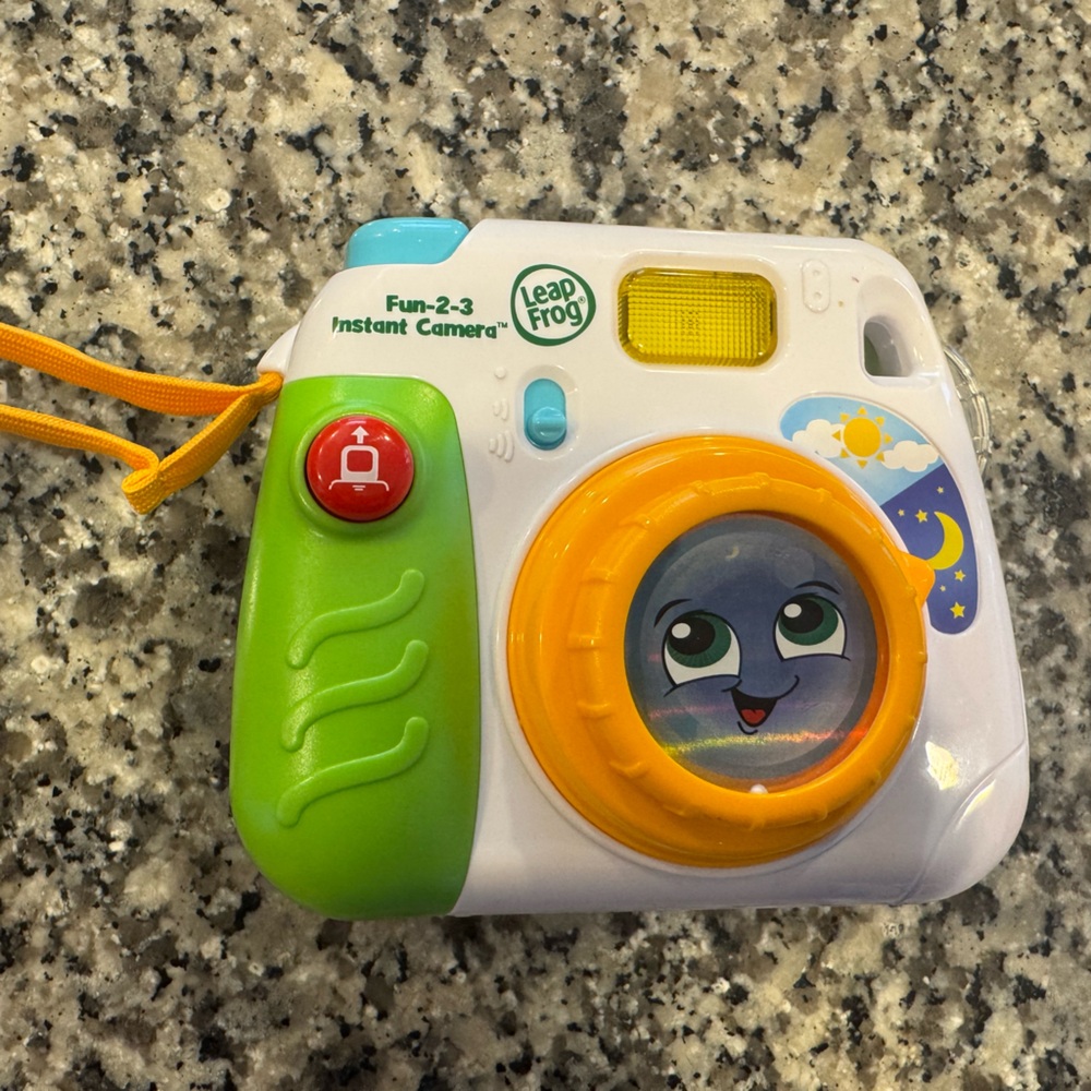 LeapFrog Fun-2-3 Instant Camera for Kids — Green & White with Orange Lens